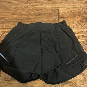 Black Lululemon hotty hots 2.5 size 2 worn once